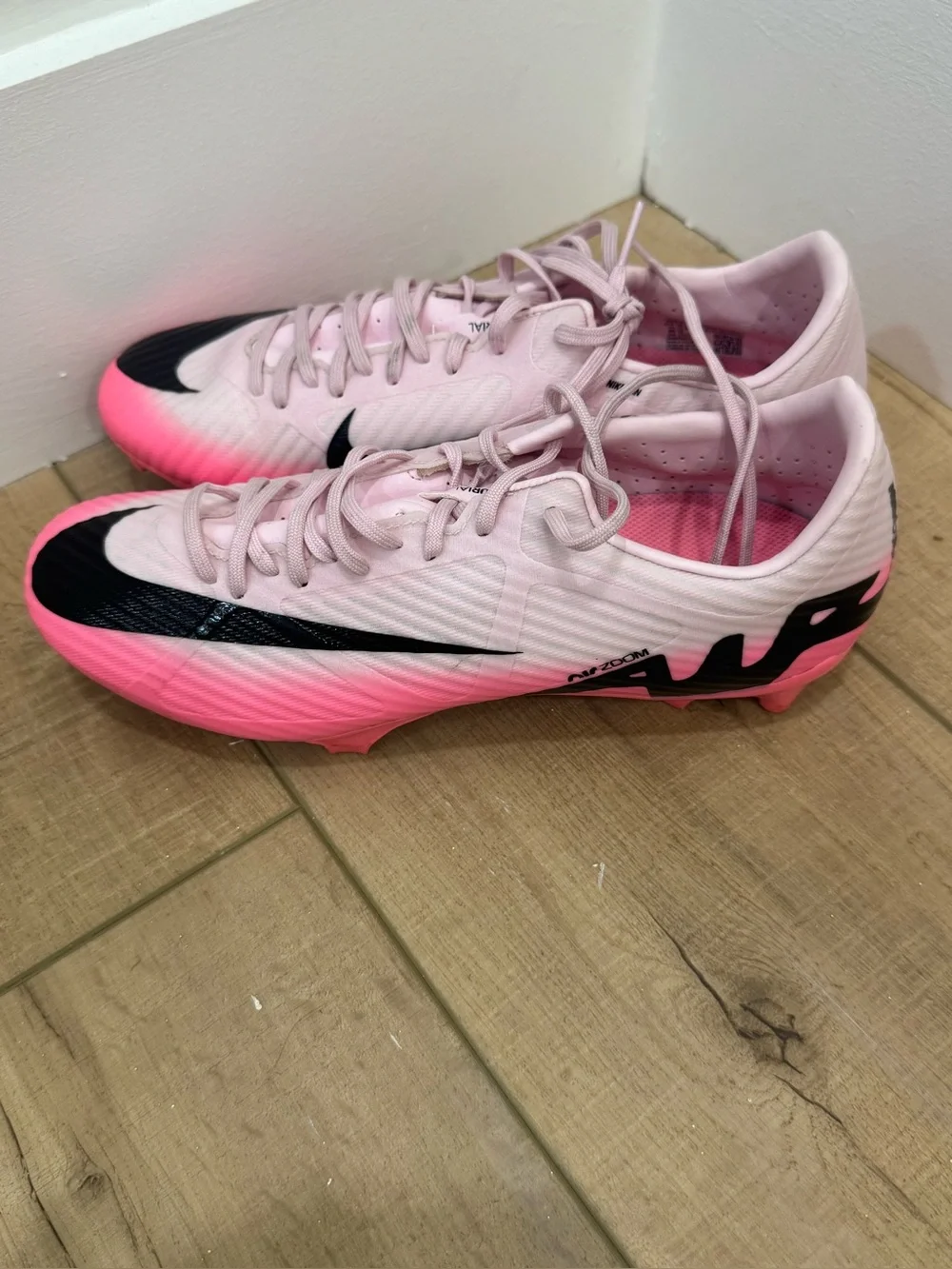 Nike Air Zoom Mercurial Soccer Cleats Pink Black Low Top Men’s 7.5 Womens 9